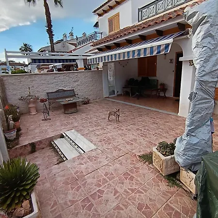 Adosado En Riomar-3, Urbanizacion Residencial Privada Holiday home *